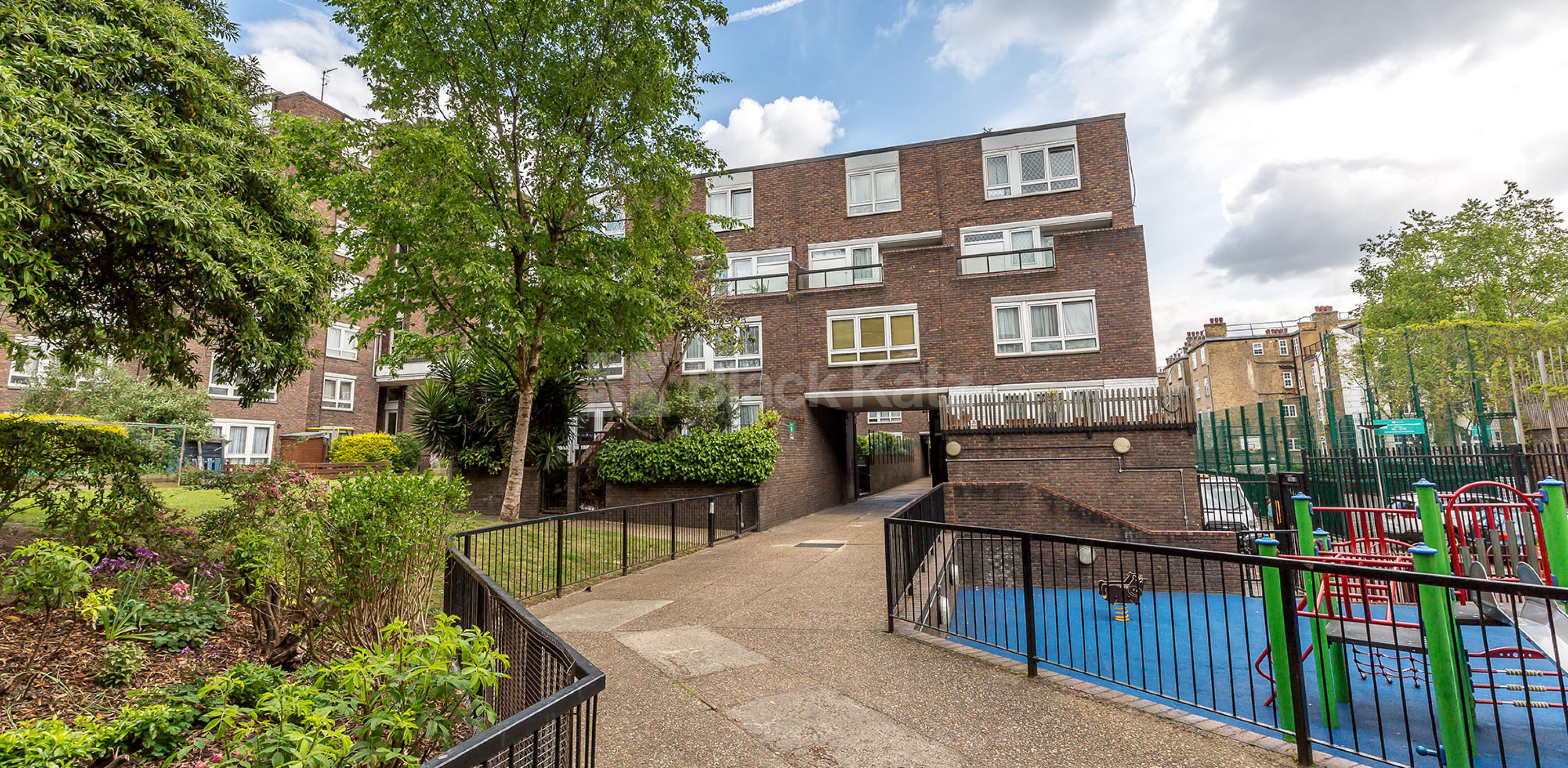 			3 Bedroom, 1 bath, 1 reception Flat			 Oakley Square, Camden NW1